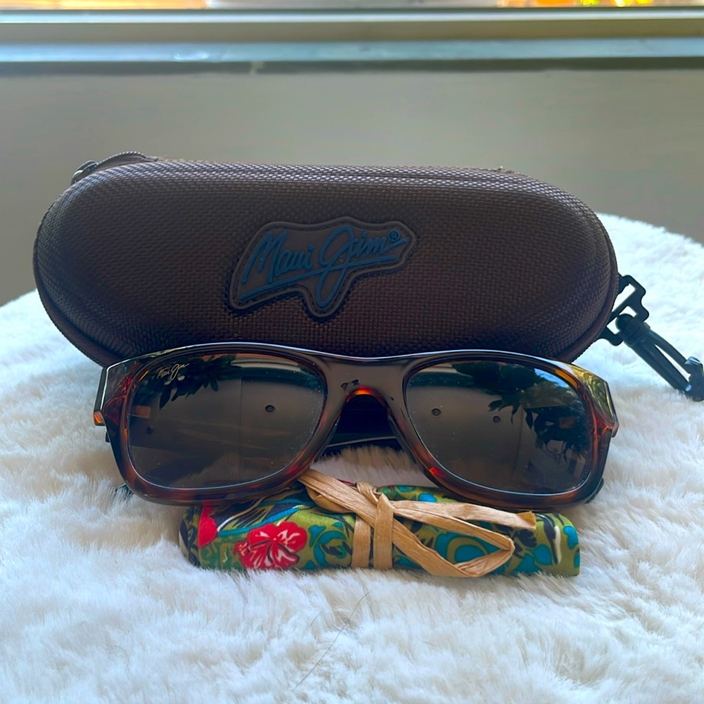 Brand new Maui Jim’s Kahoma polarized sunglasses